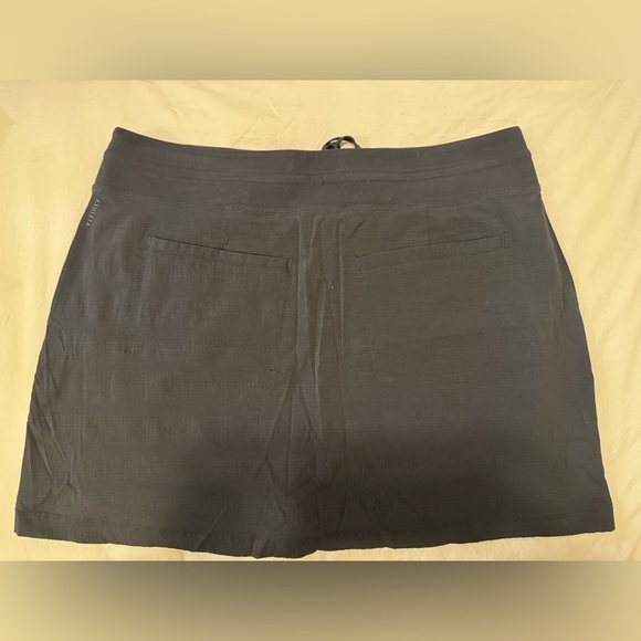 Athleta size 16 Trekkie skort black - Picture 3 of 5